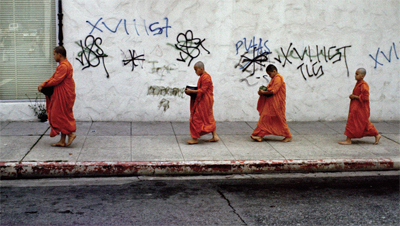 Vietnamese Monks in Los Angeles in 1977. © Don Farber, buddhistphotos.com