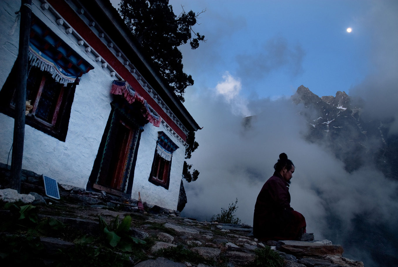 monk on tibetan meditation retreat