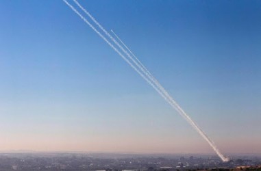 Missiles being launched from the northern Gaza Strip for article on wartime meditation