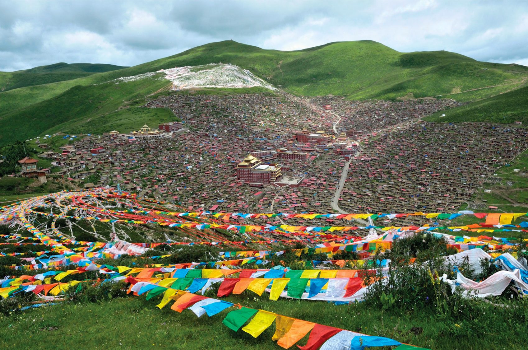 Larung Gar Five Sciences Buddhist Academy - Tricycle: The Buddhist Review