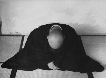 Shunryu Suzuki Roshi Bowing