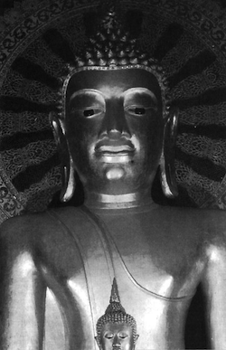  Golden Buddha at Wat Phra Sing, the 14th century temple of the Lion Buddha in Chiang Mai, Lindsay Hebberd. Courtesy Woodfin Camp & Assoc., NY/Lindsay Hedderd. 