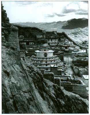 Gyantse, Tibet, Kum-bum Chorten, 1937. A photo by Fosco Maraini, author of Secret Tibet. From Maraini: Acts of Photography, Acts of Love (Joost Elffers Books: New York, 1999)