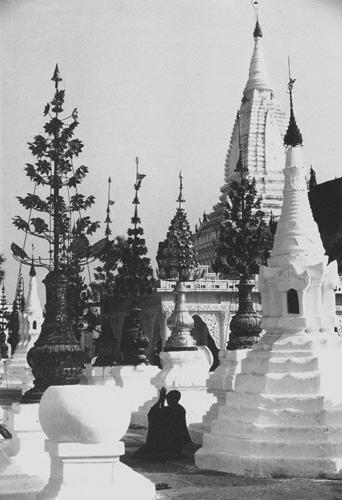 Ananda Pagoda, Pagan, Burma. © Jonathan Hill.
