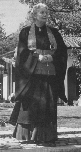  Ruth Fuller Sasaki on the grounds of Ryosen-an, Daitoku-ji in Kyoto, Japan, where she was appointed priest in 1958.