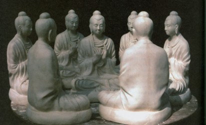 A circle of Buddha statues, insight dialogue