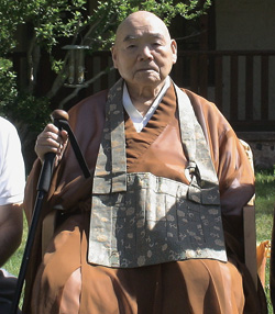 Sasaki Roshi, 100, at Bodhi Manda Zen Center in Jemez Springs, New Mexico this summer © Cahlen Lee