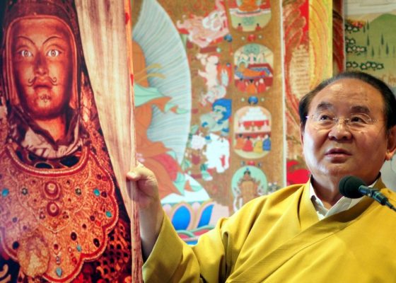 sogyal rinpoche resigned rigpa, photo from him teaching in 2013