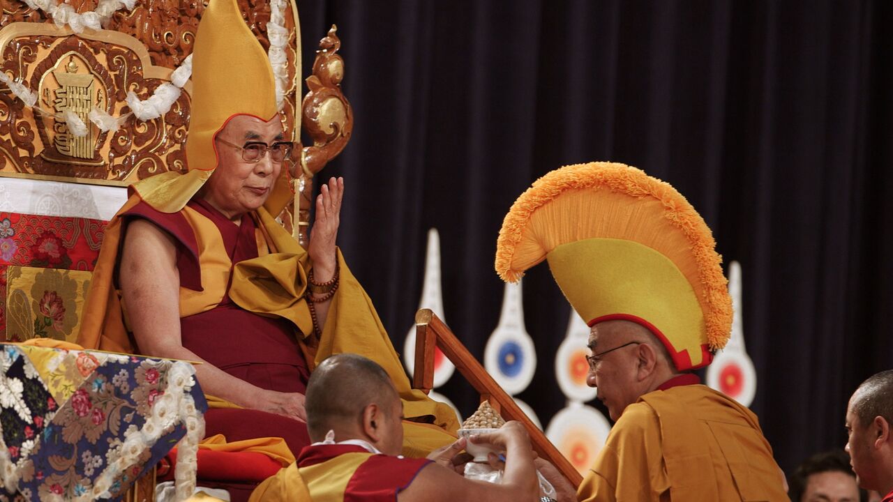 the dalai lama at his long life ceremony