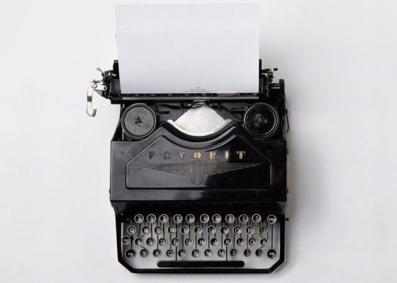 Vintage typewriter, minefulness