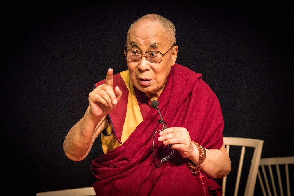 Buddha Buzz Weekly: Dalai Lama Considers End to Reincarnated Political Leaders