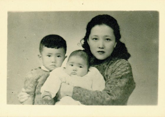 Li-Young Lee with his older brother and mother