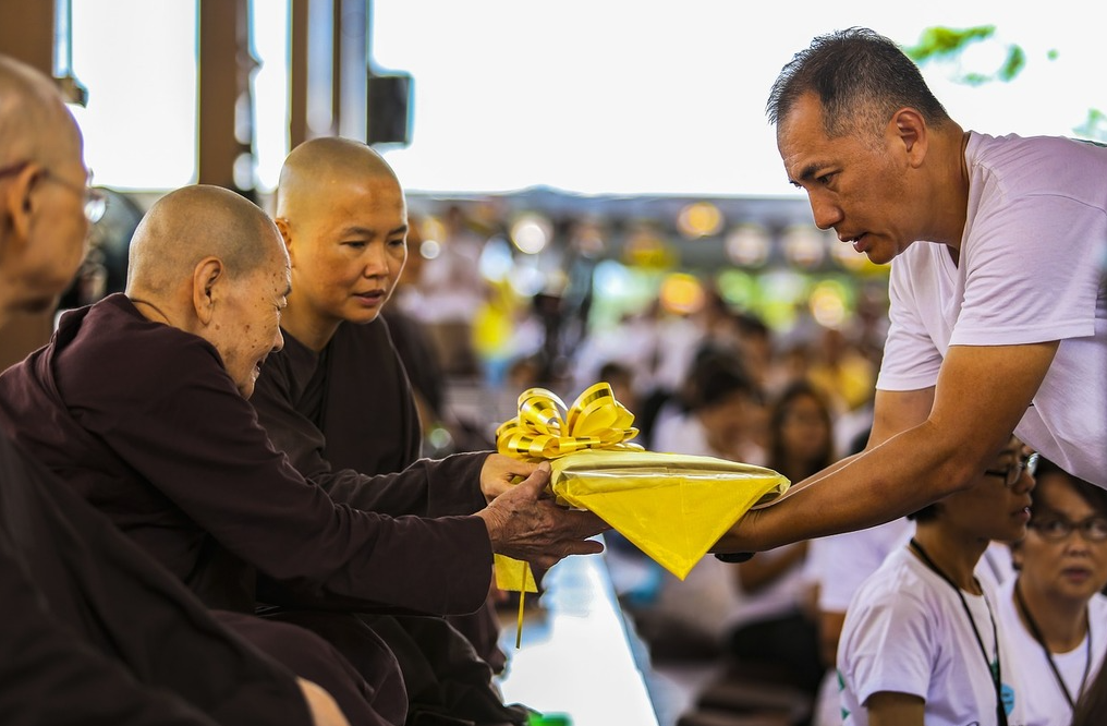 buddhist holidays kathina