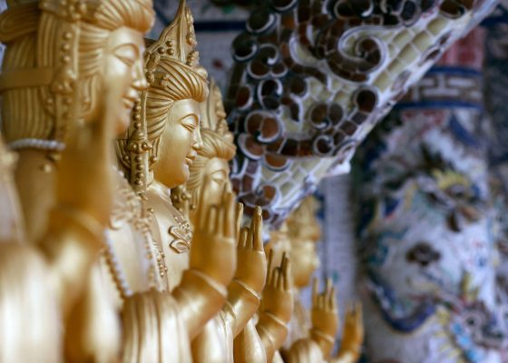 five mindfulness trainings